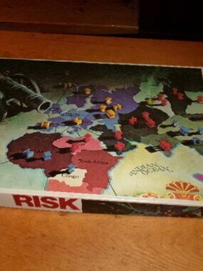 Vtg all intact 1980 Risk Game Parker bros strategy game